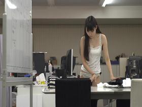 オフィス更衣室盗撮 制服OLの日常を覗き見 4時間スペシャル！　サンプル画像07